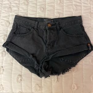 Black one teaspoon bandits shorts size 25